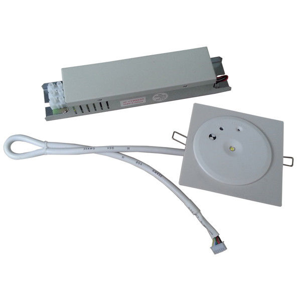 หลอดฉุกเฉิน LED หลังคาพาณิชย์ที่ไม่รักษาแบบชาร์จใหม่ พร้อมแบตเตอรี่สํารอง 220V 240V การรับประกัน 3 ปี