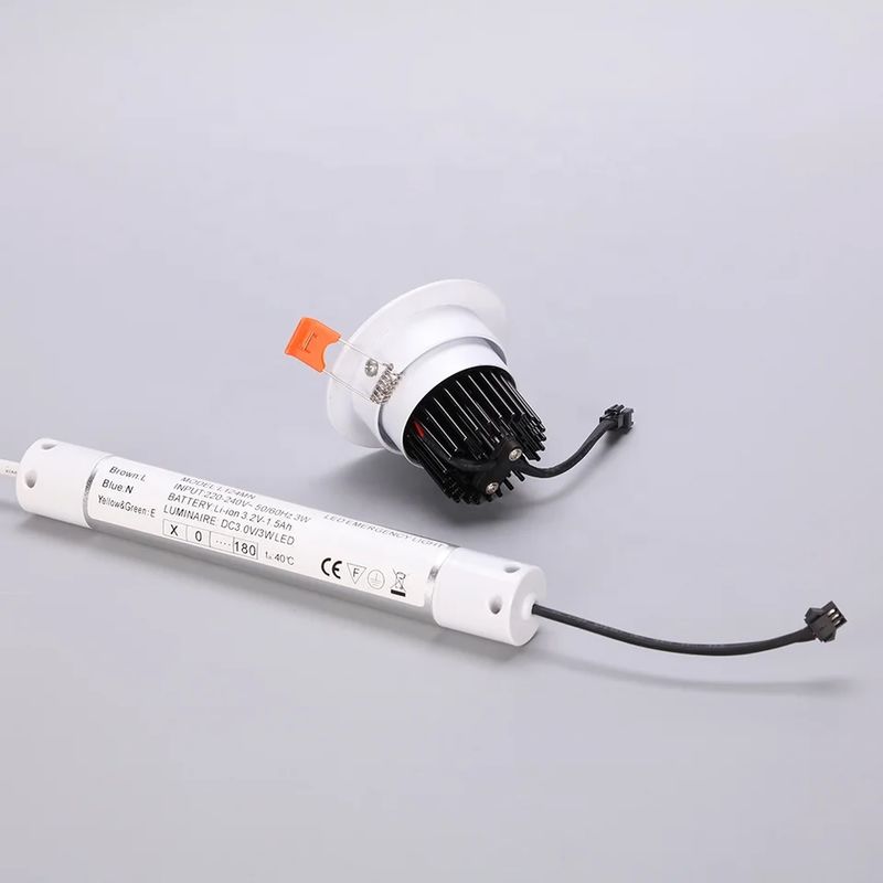 ระยะอุณหภูมิขนาดใหญ่ ไฟฉุกเฉินเพดานพาณิชย์ พร้อมแบตเตอรี่สํารอง COB LED 3W Ni-Cd แบตเตอรี่ L128N