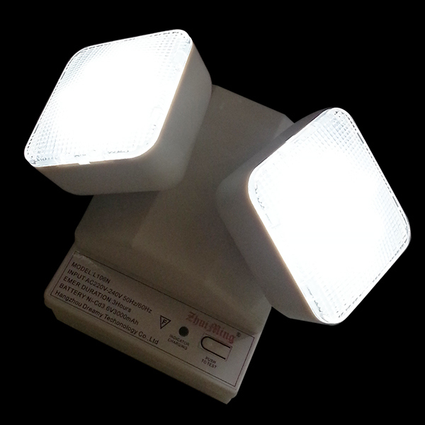 6W Twin Spot LED แสงฉุกเฉิน 6500K 3.6V 3.0Ah Ni-Cd แบตเตอรี่ PC Casing IP20